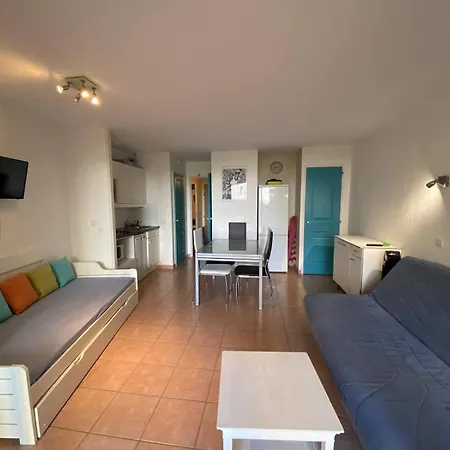 T2 Climatise Avec Piscine Apartment *